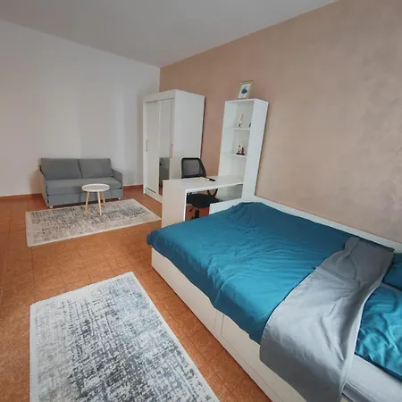 Garsoniera Langa Plaja 3 Papuci Apartman *